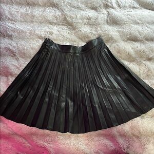Elegant Black Leather Pleated Skirt